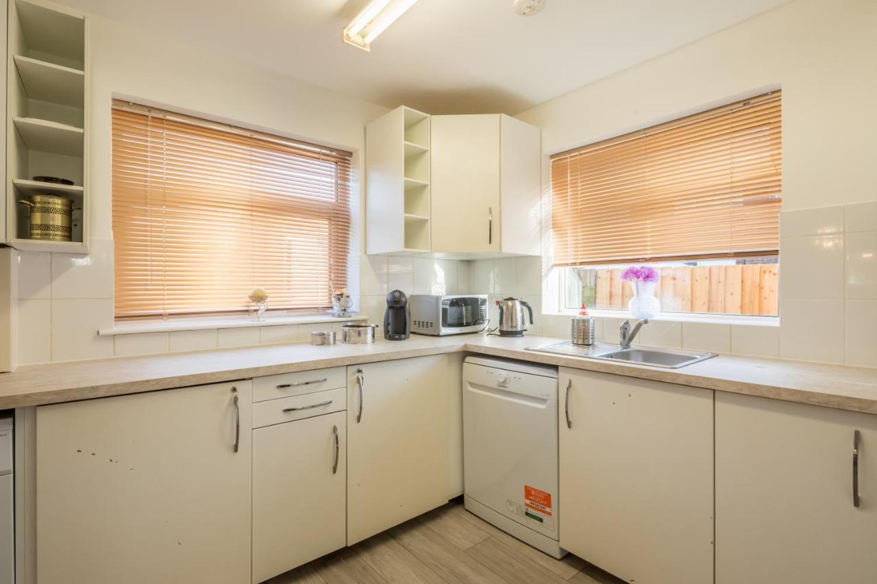 Beautiful Character Home, Parking Garden Wifi Self Check-in Luton (Bedfordshire)