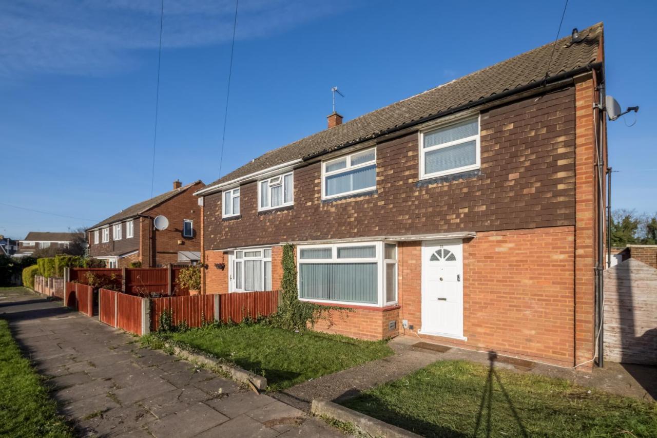 Holiday home Beautiful Character Home, Parking Garden Wifi Self Check-in Luton (Bedfordshire)