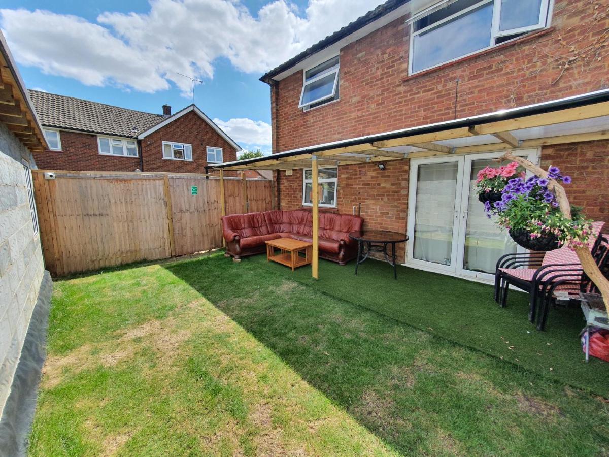 Beautiful Character Home, Parking Garden Wifi Self Check-in Holiday home Luton (Bedfordshire)